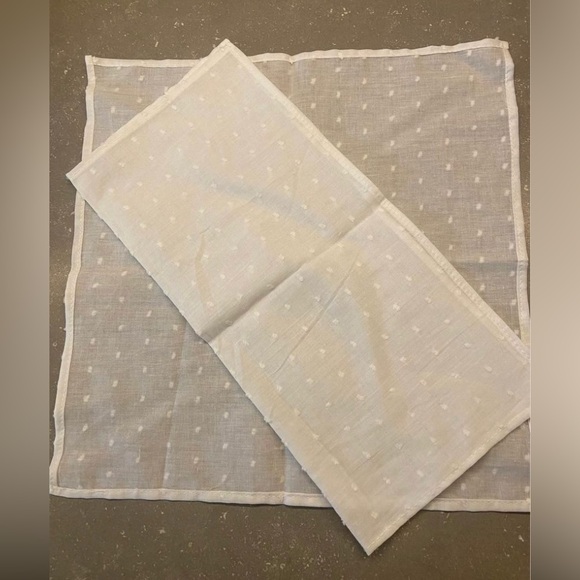 White Swiss Dot Linen Napkins Set of 76. 12x12 - Picture 2 of 3